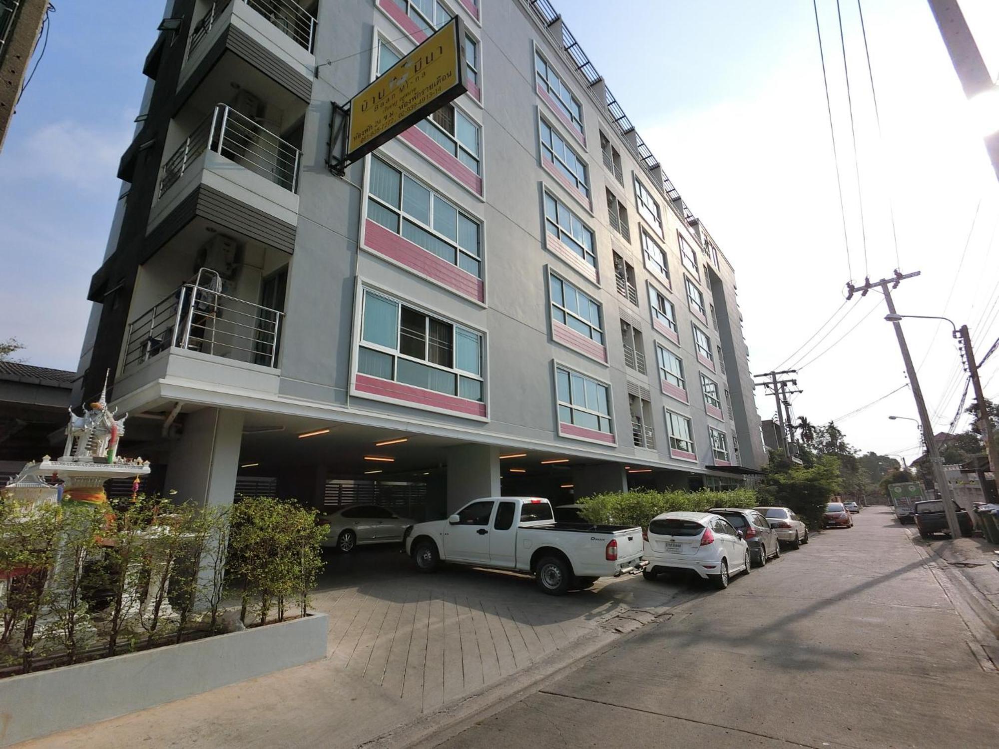 Baan Mina Aparthotel Bangkok Exterior photo